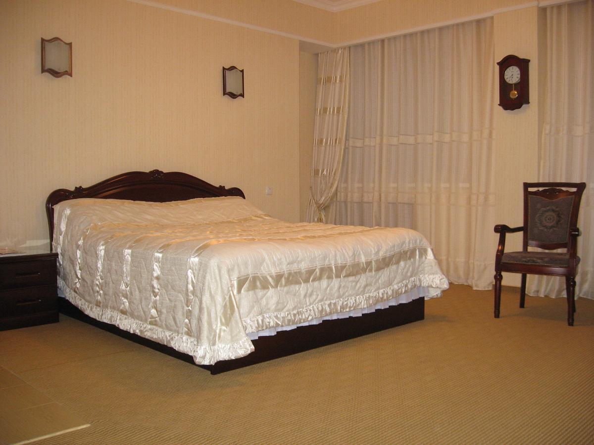 Hotel Botakoz Astana Bagian luar foto