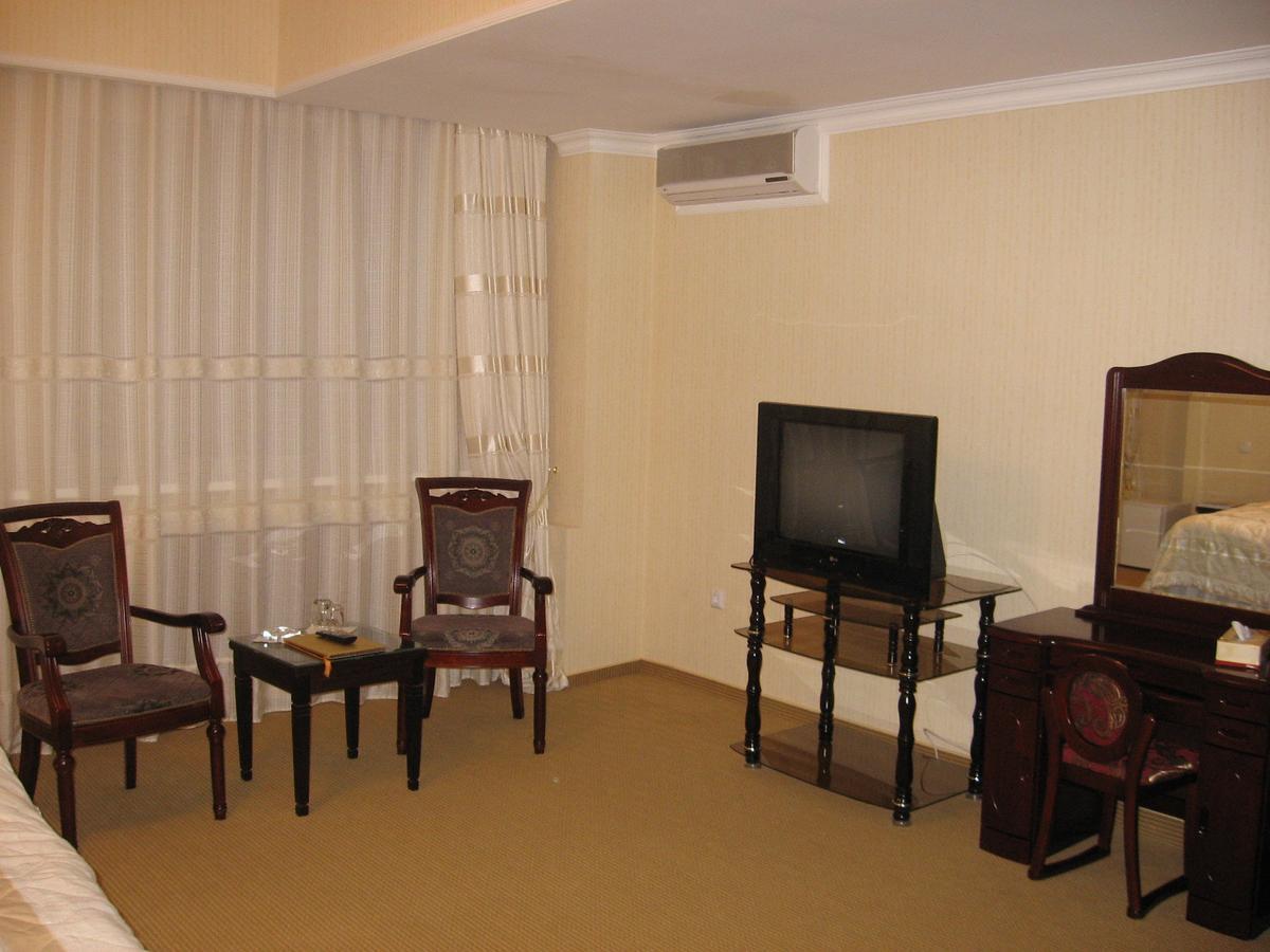 Hotel Botakoz Astana Bagian luar foto