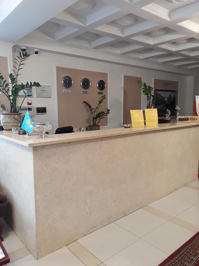 Hotel Botakoz Astana Bagian luar foto